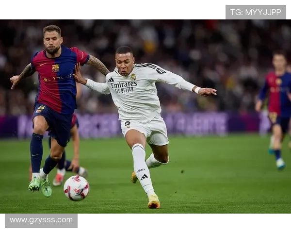 FIFA发布世界杯队长海报梅西居中姆巴佩C罗两侧引发关注