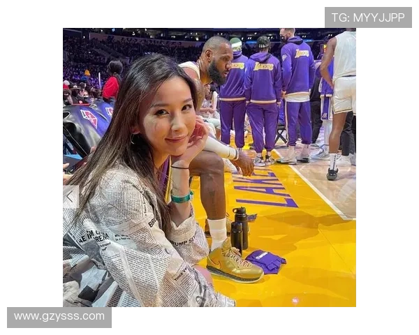 女球迷疑似骚扰湖人球员被保安驱逐老詹淡定剪指甲继续观赛